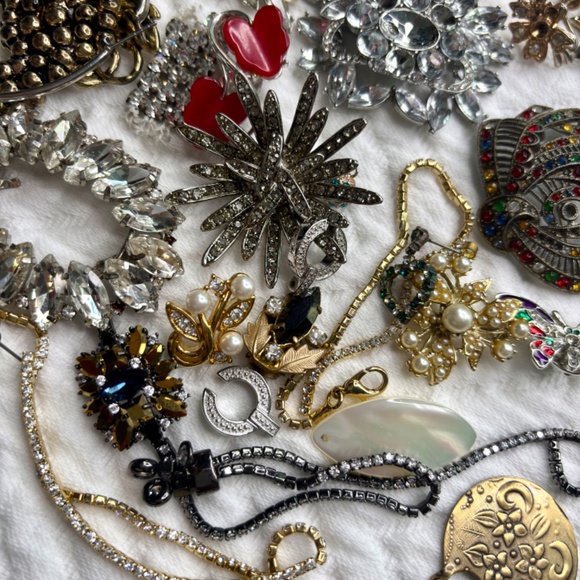 Vintage Rhinestone Jewelry Repair Lot – As Is - Picture 3 of 7